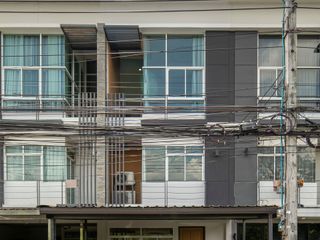 For sale 4 Beds house in Lat Phrao, Bangkok