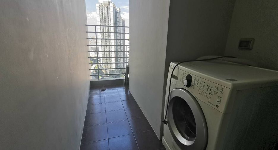 For sale 1 bed condo in Huai Khwang, Bangkok
