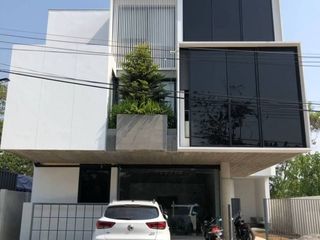 For sale 4 bed townhouse in Mueang Chiang Mai, Chiang Mai