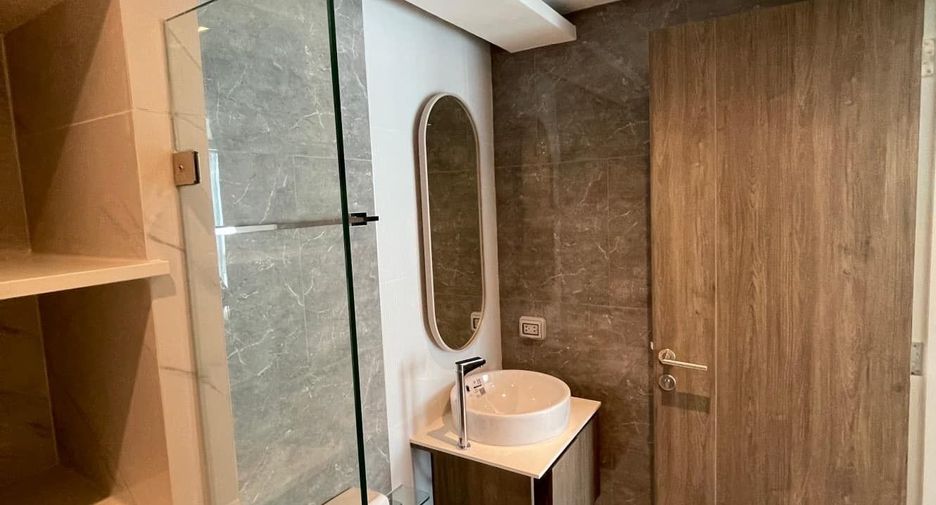 For sale 1 bed condo in Huai Khwang, Bangkok