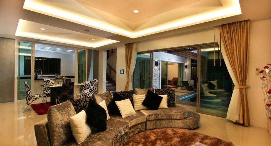 For rent 3 bed villa in Mueang Phuket, Phuket