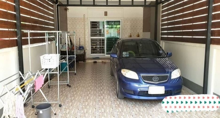 For sale 3 bed townhouse in Mueang Chachoengsao, Chachoengsao