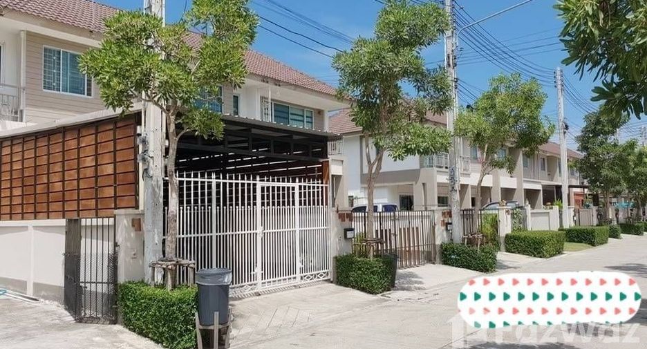 For sale 3 bed townhouse in Mueang Chachoengsao, Chachoengsao