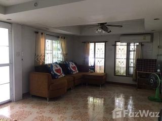 For sale 3 bed townhouse in Mueang Prachinburi, Prachin Buri