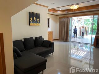 For sale 4 bed townhouse in Phu Ruea, Loei