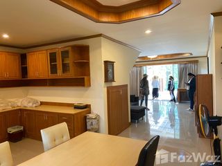 For sale 4 bed townhouse in Phu Ruea, Loei