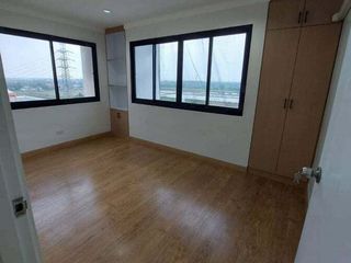 For sale 2 bed condo in Lam Luk Ka, Pathum Thani