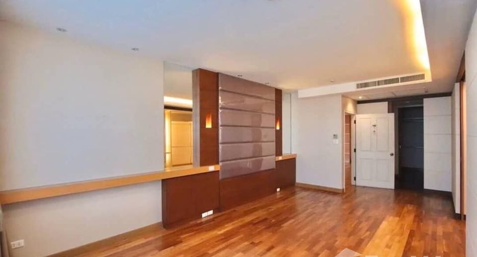 For sale 3 bed condo in Mueang Nonthaburi, Nonthaburi