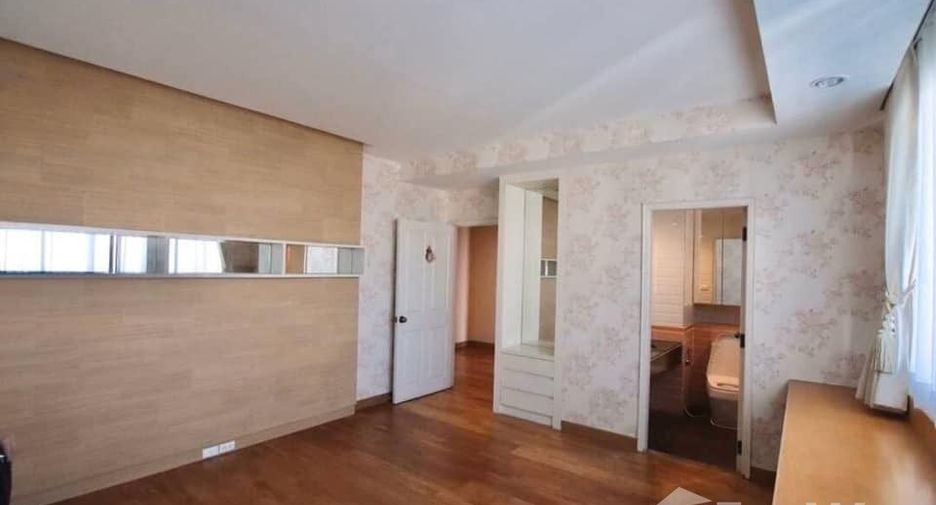 For sale 3 bed condo in Mueang Nonthaburi, Nonthaburi