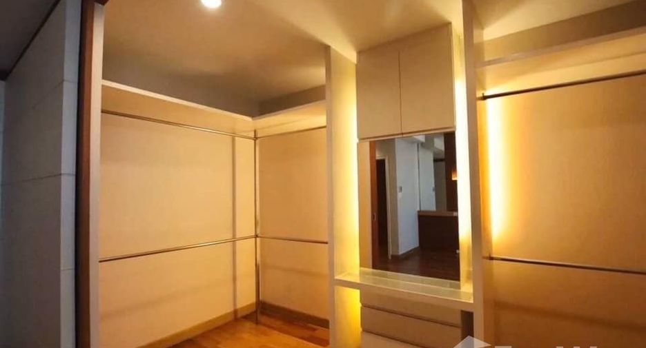 For sale 3 bed condo in Mueang Nonthaburi, Nonthaburi