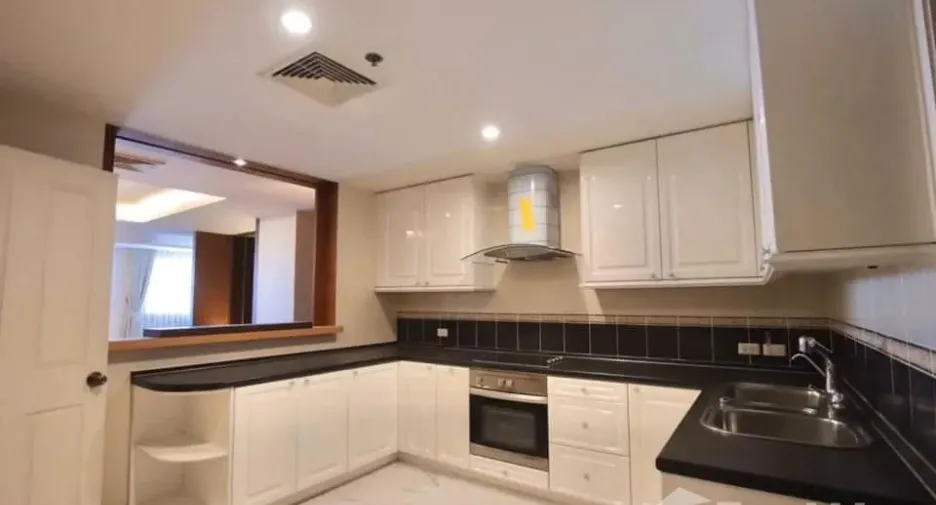 For sale 3 bed condo in Mueang Nonthaburi, Nonthaburi