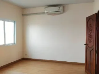 For sale 3 bed townhouse in Mueang Udon Thani, Udon Thani