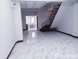 For sale 3 bed townhouse in Sam Khok, Pathum Thani