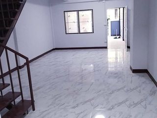 For sale 3 bed townhouse in Sam Khok, Pathum Thani