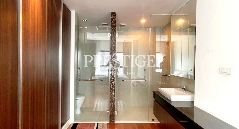 For sale 2 bedrooms condo in Pratumnak, Pattaya