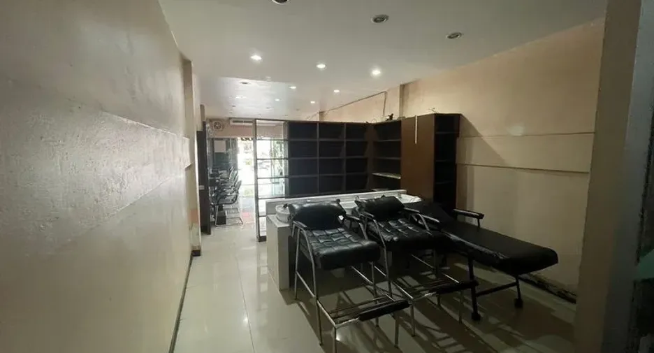 For rent retail Space in Phra Khanong, Bangkok