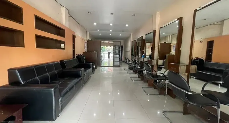 For rent retail Space in Phra Khanong, Bangkok