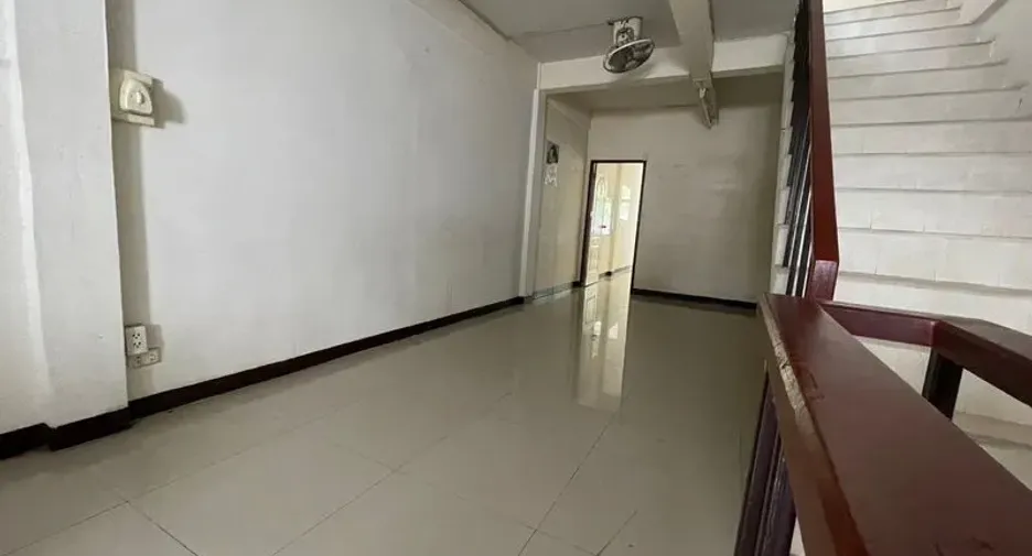 For rent retail Space in Phra Khanong, Bangkok