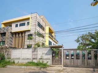 For sale 9 Beds office in Lam Luk Ka, Pathum Thani