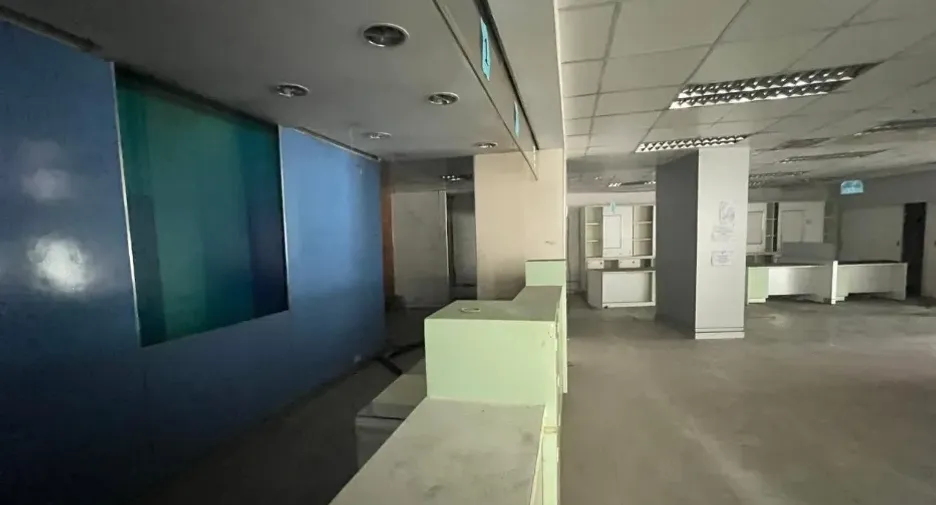 For rent and for sale retail Space in Watthana, Bangkok