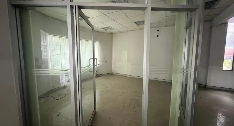 For rent and for sale retail Space in Watthana, Bangkok