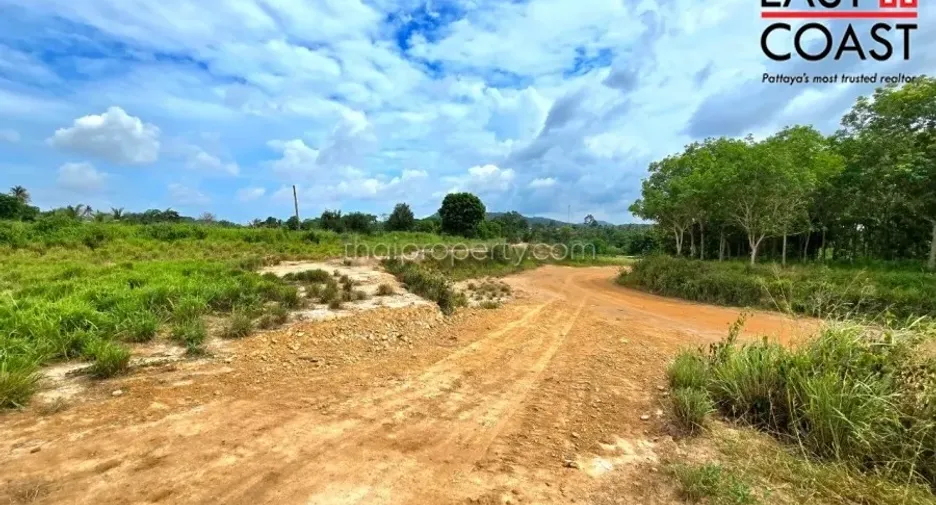 出售 土地 在 Bang Lamung, Chon Buri