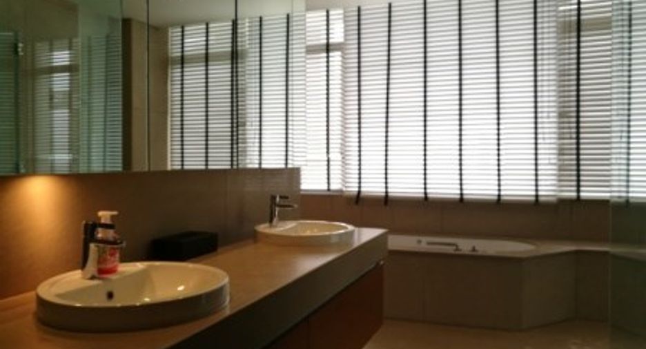 For rent and for sale 3 bedrooms condo in Sathon, Bangkok
