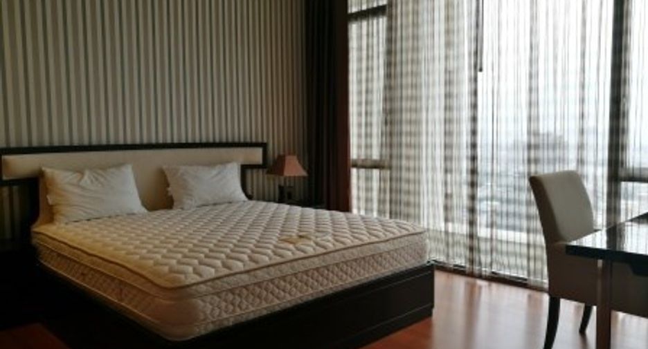 For rent and for sale 3 bedrooms condo in Sathon, Bangkok