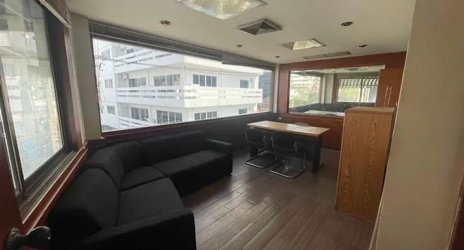 For rent retail Space in Phaya Thai, Bangkok