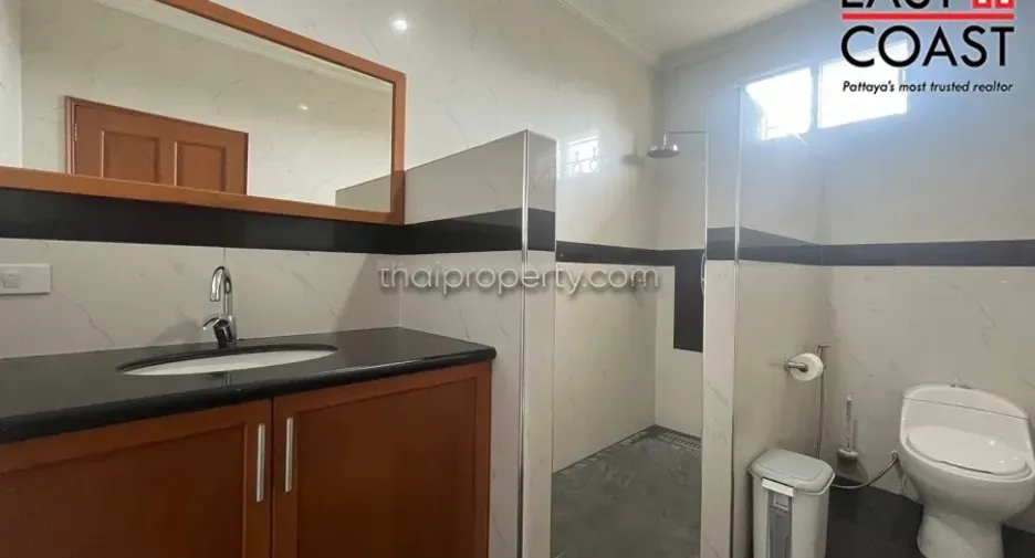 For rent and for sale 6 bedrooms house in Bang Lamung, Chonburi