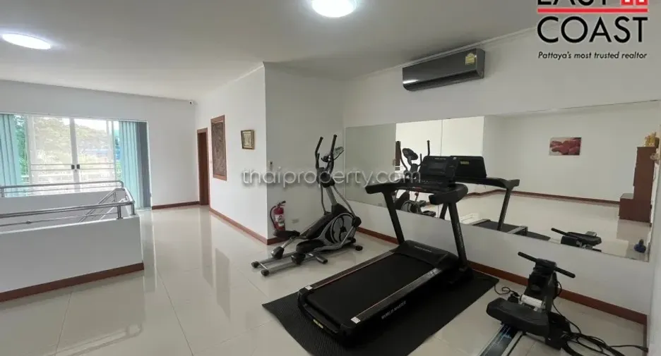 For rent and for sale 6 bedrooms house in Bang Lamung, Chonburi