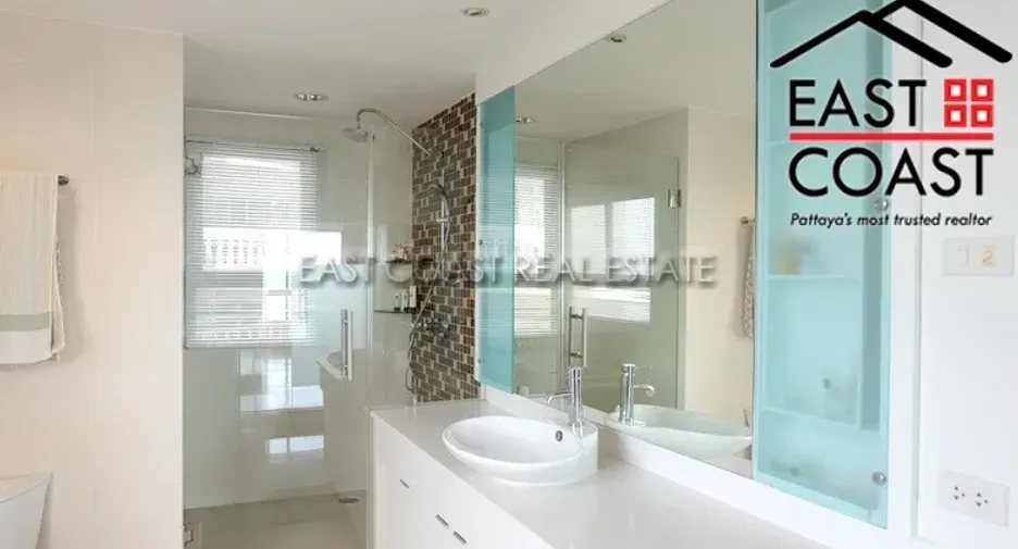 For rent 3 bedrooms condo in Bang Lamung, Chonburi