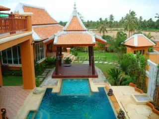 À louer 3 chambres maison à Bang Lamung, Chonburi