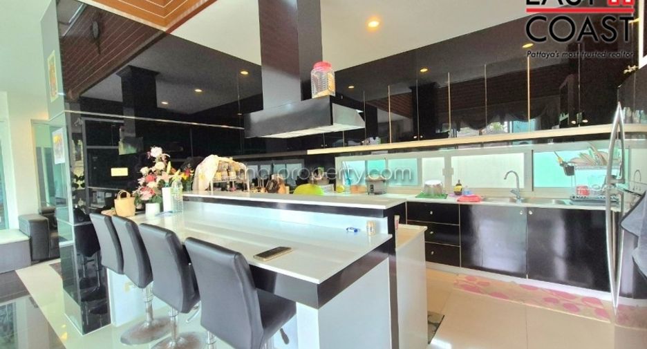 Haus zum Kauf mit 4 Zimmer in Bang Lamung, Chonburi