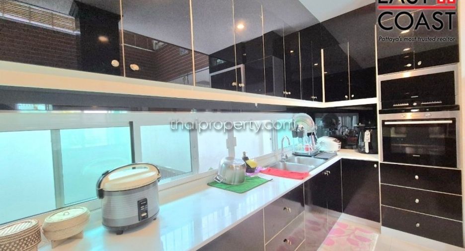 Haus zum Kauf mit 4 Zimmer in Bang Lamung, Chonburi