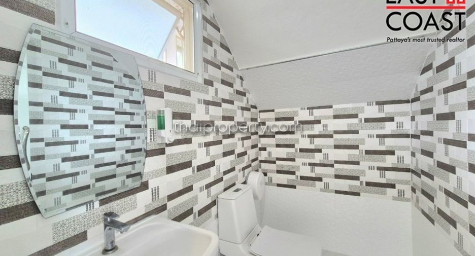 Haus zum Kauf mit 4 Zimmer in Bang Lamung, Chonburi