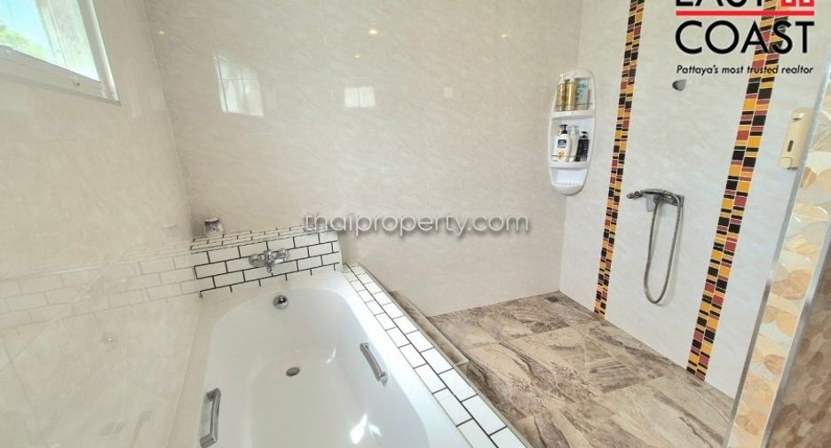 Haus zum Kauf mit 4 Zimmer in Bang Lamung, Chonburi