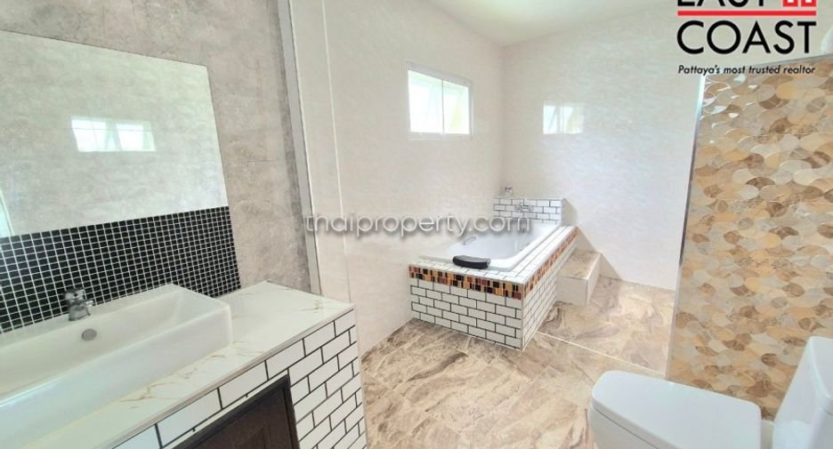 Haus zum Kauf mit 4 Zimmer in Bang Lamung, Chonburi