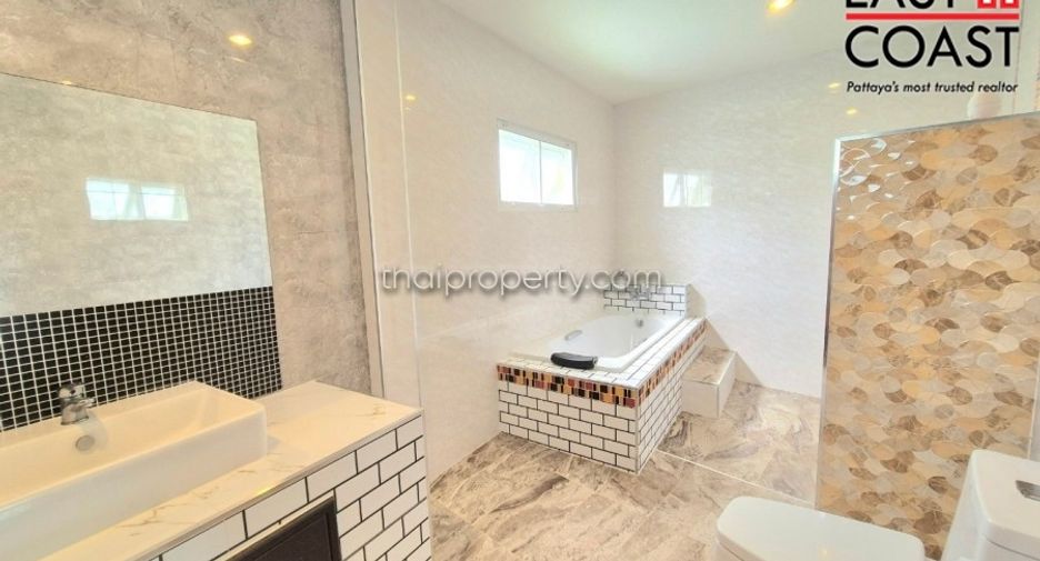 Haus zum Kauf mit 4 Zimmer in Bang Lamung, Chonburi