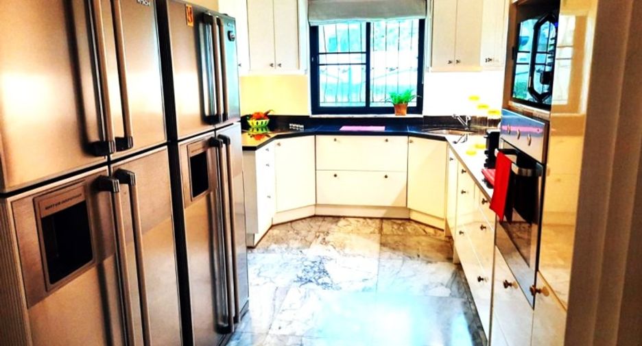For sale 5 ベッドルーム house in Bang Lamung, Chonburi