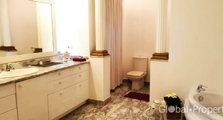 For sale 5 ベッドルーム house in Bang Lamung, Chonburi