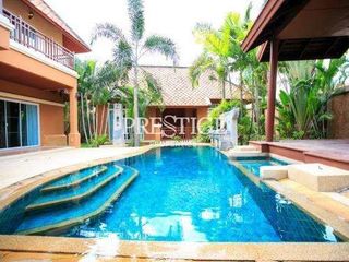 Casa en alquiler de 4 habitaciones en Bang Lamung, Chonburi