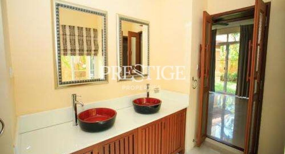 For rent 4 bedrooms house in Bang Lamung, Chonburi