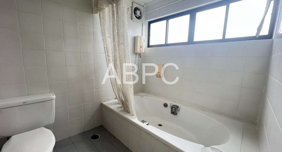 Wohnung zur Miete und zum Kauf mit 3 Zimmer in Sattahip, Chonburi