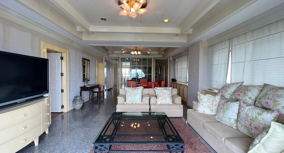 Condo en alquiler y en venta de 3 habitaciones en Sattahip, Chonburi