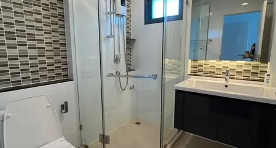 For rent 4 bedrooms house in Bang Kapi, Bangkok