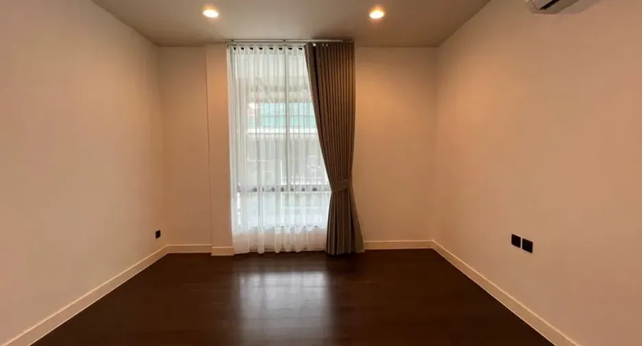 For rent 4 bedrooms house in Bang Kapi, Bangkok
