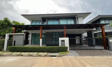 For rent 4 bedrooms house in Bang Kapi, Bangkok