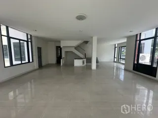 Аренда офис в Банг На, Бангкок