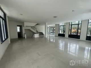 Аренда офис в Банг На, Бангкок